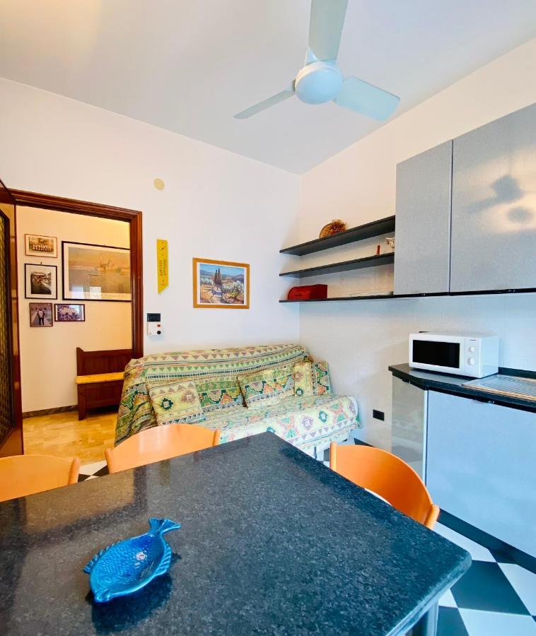 Hostdomus - Bilocale Sul Borgo Apartment Finale Ligure Exterior photo