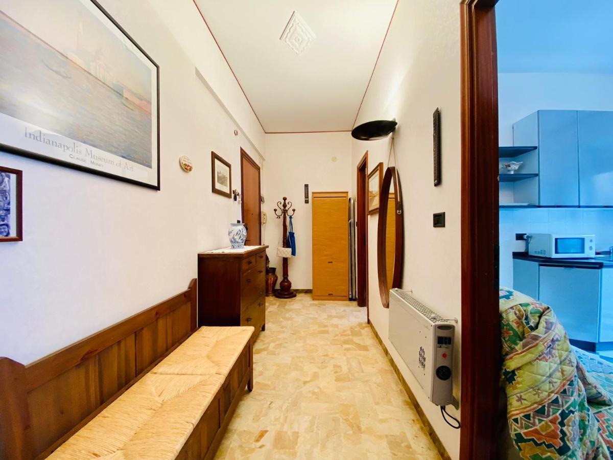 Hostdomus - Bilocale Sul Borgo Apartment Finale Ligure Exterior photo